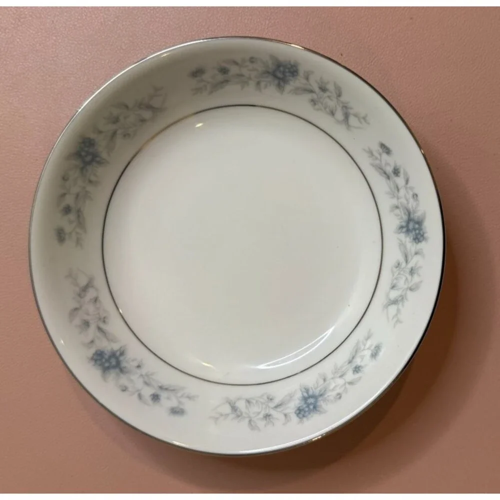 CREST WOOD FINE PORCELAIN CHINA DESSERT BOWLS 5.5